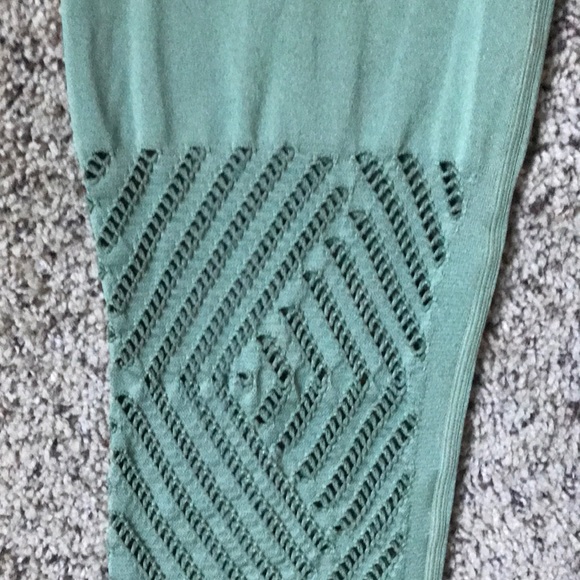 Victoria’s Secret Workout leggings & matching bra - Picture 5 of 6